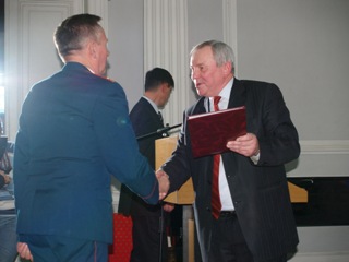 Милосердя та честь!