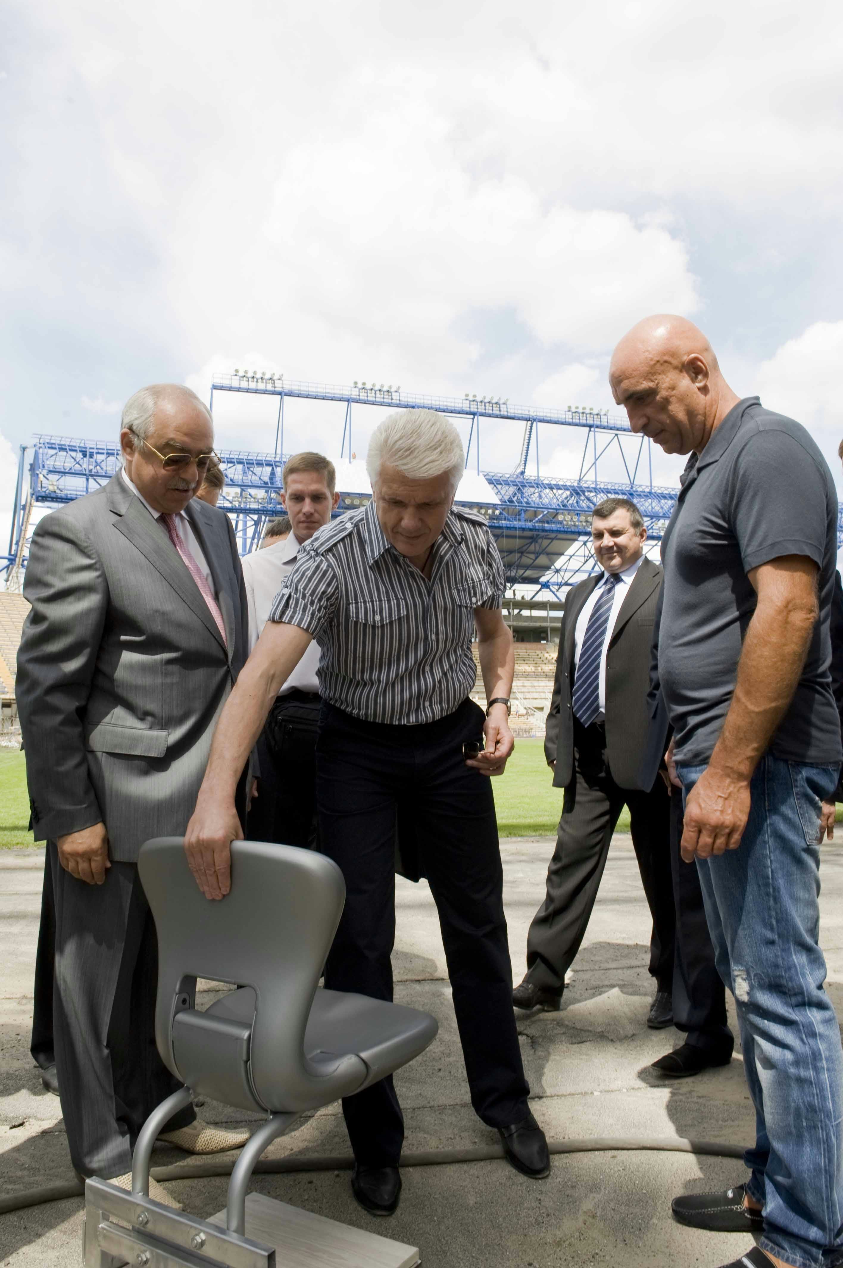 Розпочався візит Володимира Литвина на Харківщину