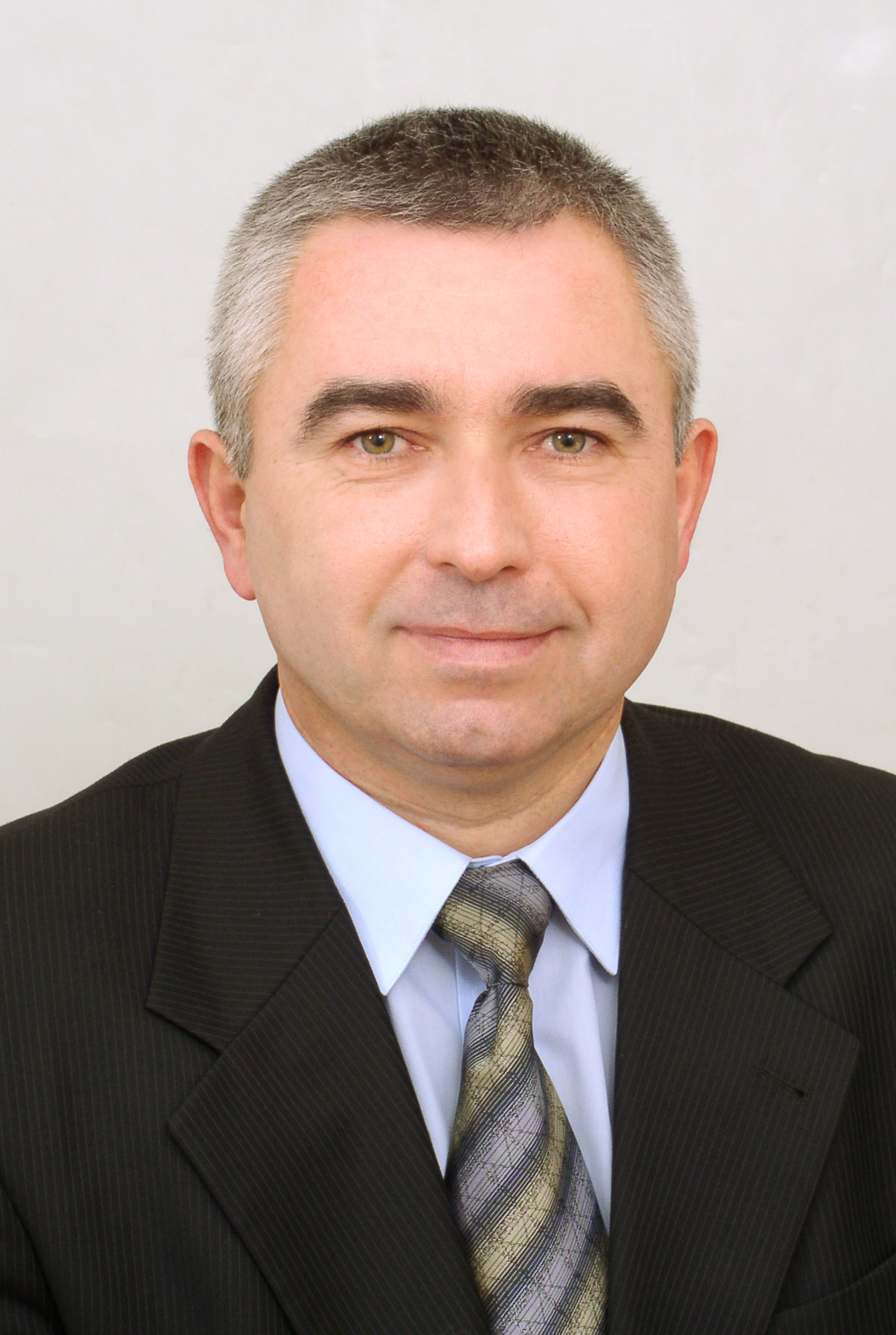 Довіру заслуговують не обіцянками, а вчинками