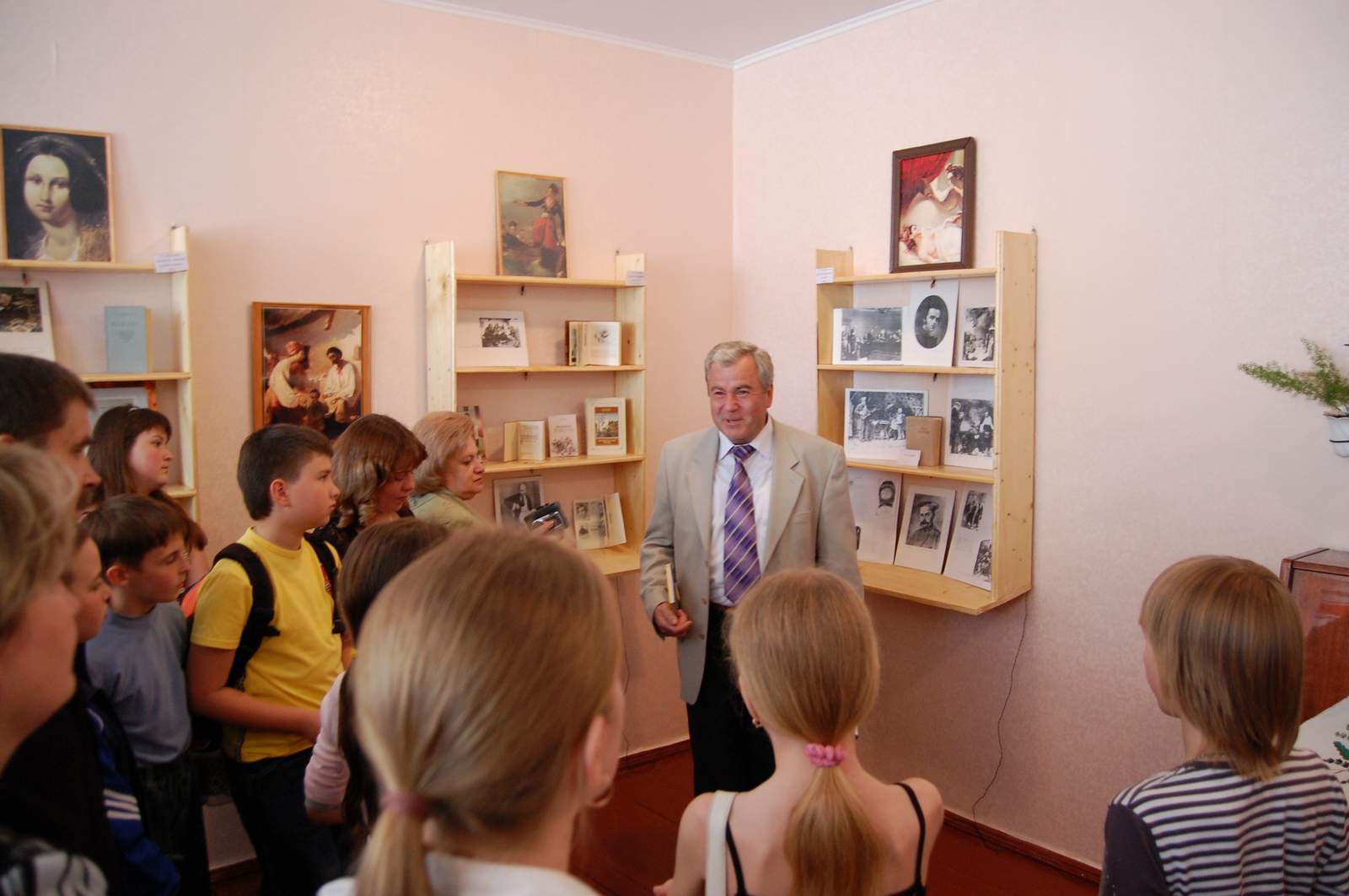 У Вінниці за ініціативи Народної Партії відкрито музей „Золоті перлини України”