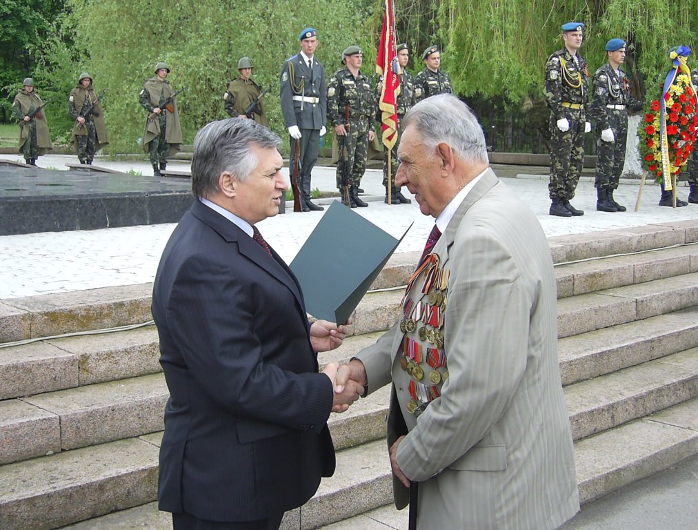 В Ковалівці, що на Миколаївщині, відбулися урочистості з нагоди 64-ї річниці Перемоги у Великій Вітчизняній війні