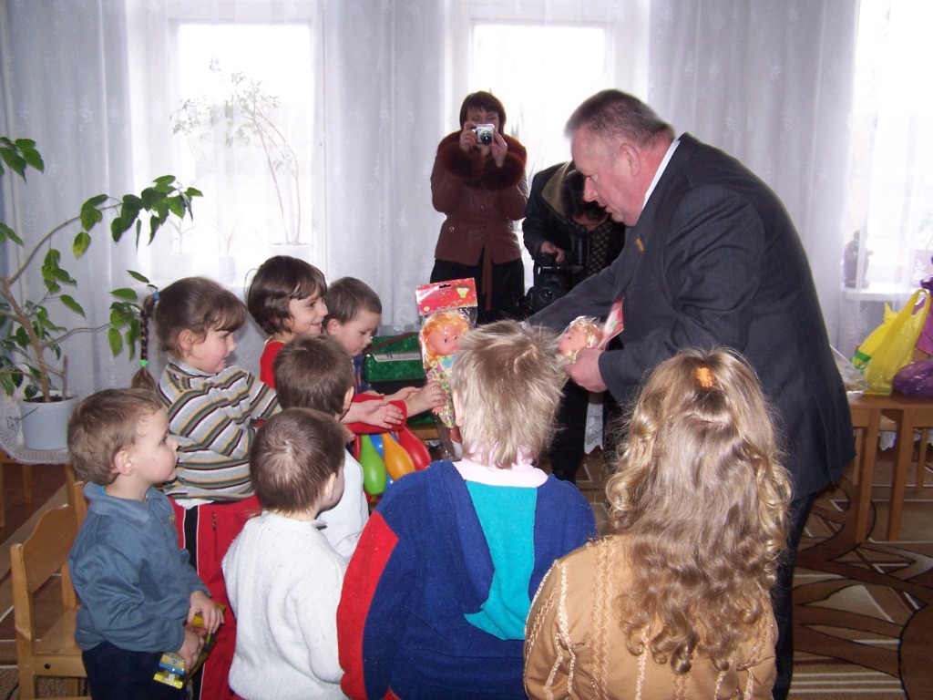 Звичайним людям не потрібні «золоті гори»…